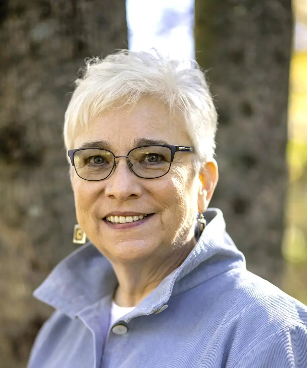 Headshot of Beth Jones